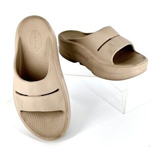 OOFOS Womens Size 8 EU 39 OOmega OOahh Slide Sandals Tan Comfort Active Recovery